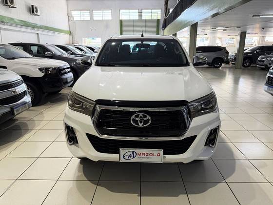 TOYOTA HILUX 2.8 SRV 4X4 CD 16V DIESEL 4P AUTOMÁTICO TOYOTA HILUX 2.8 SRV 4X4 CD 16V DIESEL 4P AUTOMÁTICO